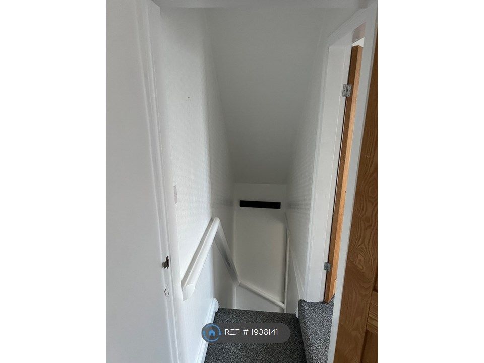 2 bed terraced house to rent in The Green Welton, Hull HU15, £700 pcm