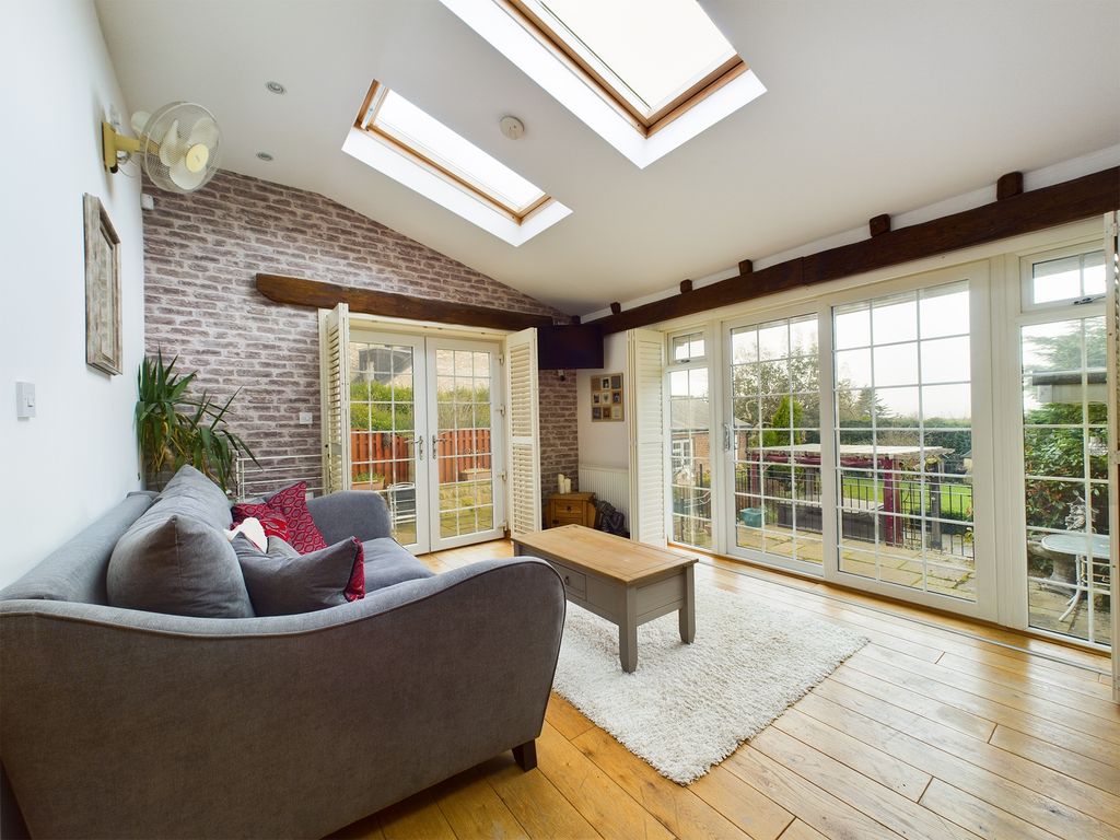 4 bed detached house for sale in Upperthorpe Road, Killamarsh