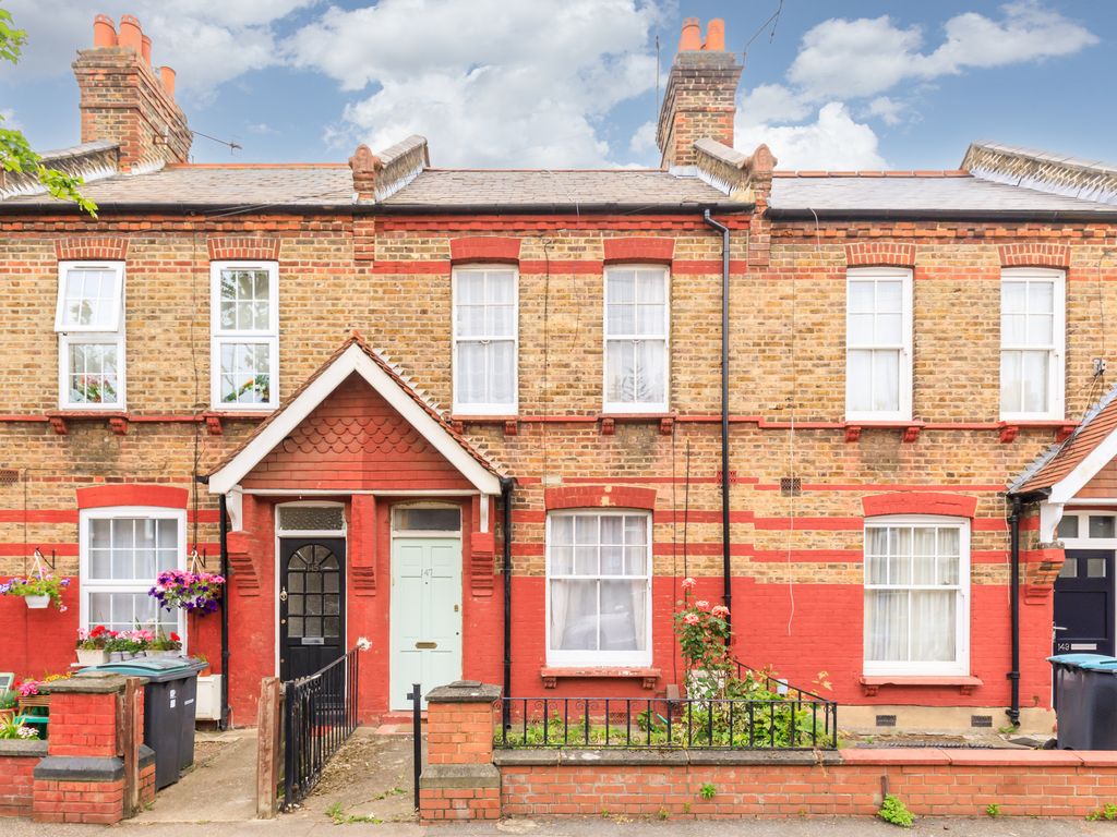 2 bed terraced house for sale in Morley Avenue, London N22, £550,000