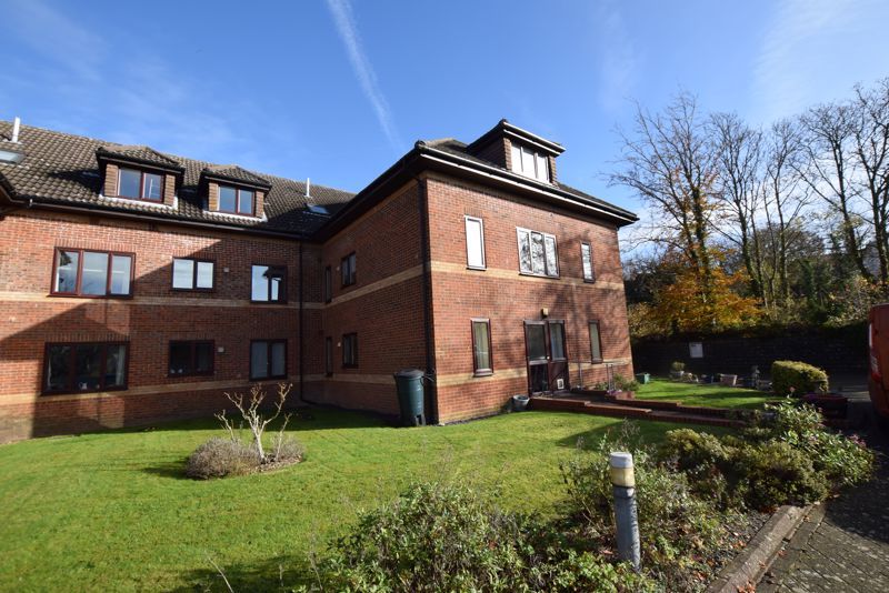 2 bed property for sale in St. Marys Close, Alton GU34, £169,950 Zoopla