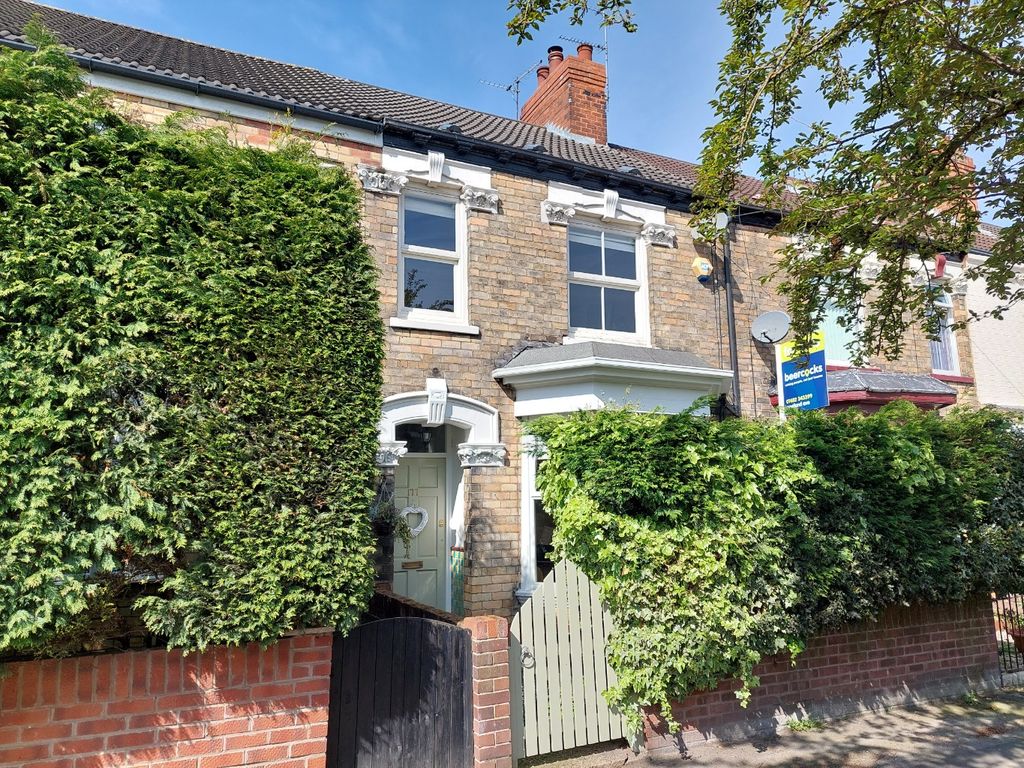 2 bed terraced house for sale in Albert Avenue, Anlaby Road, Hull HU3