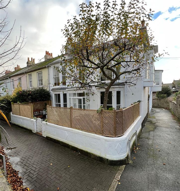 4 bed end terrace house for sale in Victoria Place, Penzance TR18 Zoopla