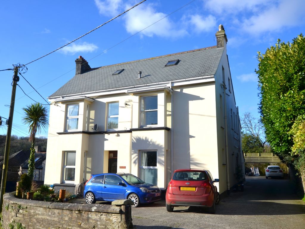 2 bed flat for sale in 14 Castle Street, Bodmin, Cornwall PL31, £