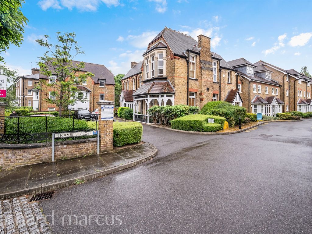 2 bed flat for sale in Ravens Close, Surbiton KT6, £525,000 Zoopla