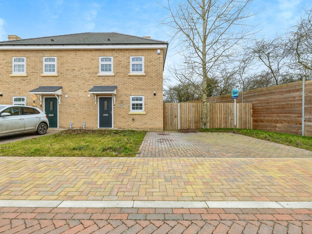 3 bed semidetached house for sale in Wellington Way, Hemswell Cliff