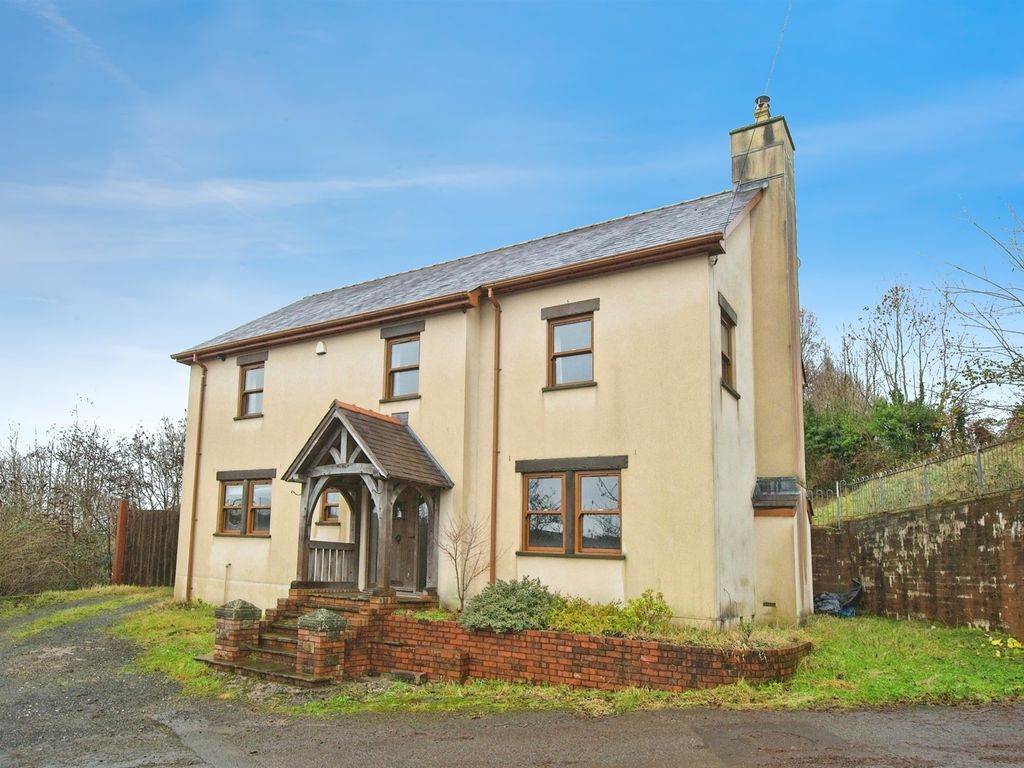 4 bed detached house for sale in Prescoch Lane, Penyrheol, Pontypool