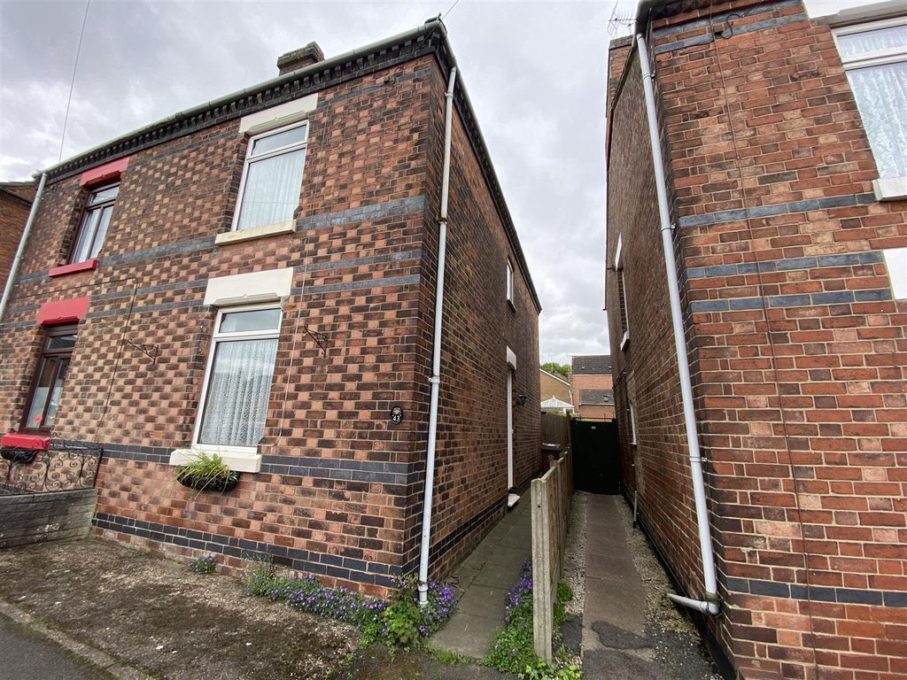 3 bed semidetached house for sale in Belmont Street, Swadlincote DE11