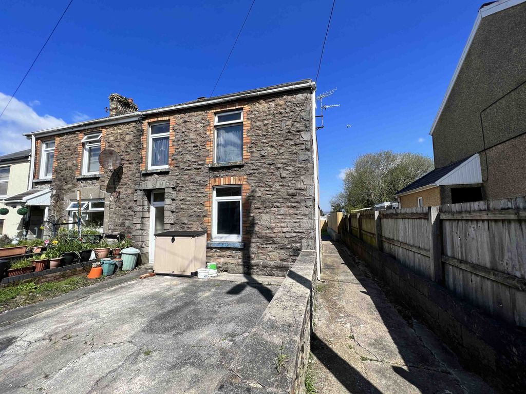 1 bed flat to rent in Church Street, Gowerton, Swansea, Abertawe SA4