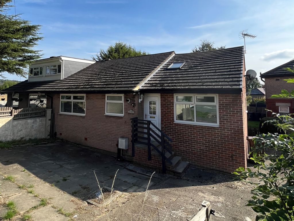 Rhodesway, Fairweather Green, Bradford BD8  