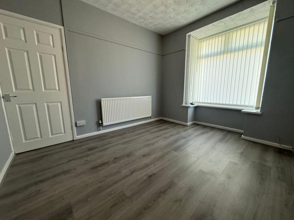 3 bed terraced house to rent in Waun Wen Road, Mayhill, Swansea SA1, £