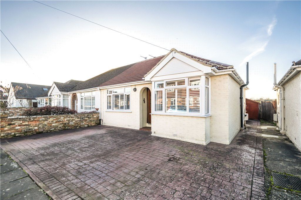 2 bed bungalow for sale in Farm Road, StainesUponThames, Surrey TW18