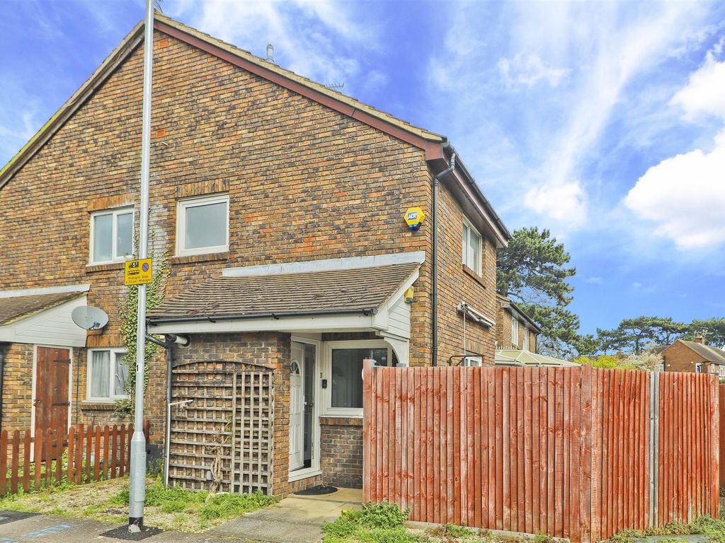 1 bed semidetached house for sale in Aldenham Drive, Hillingdon UB8