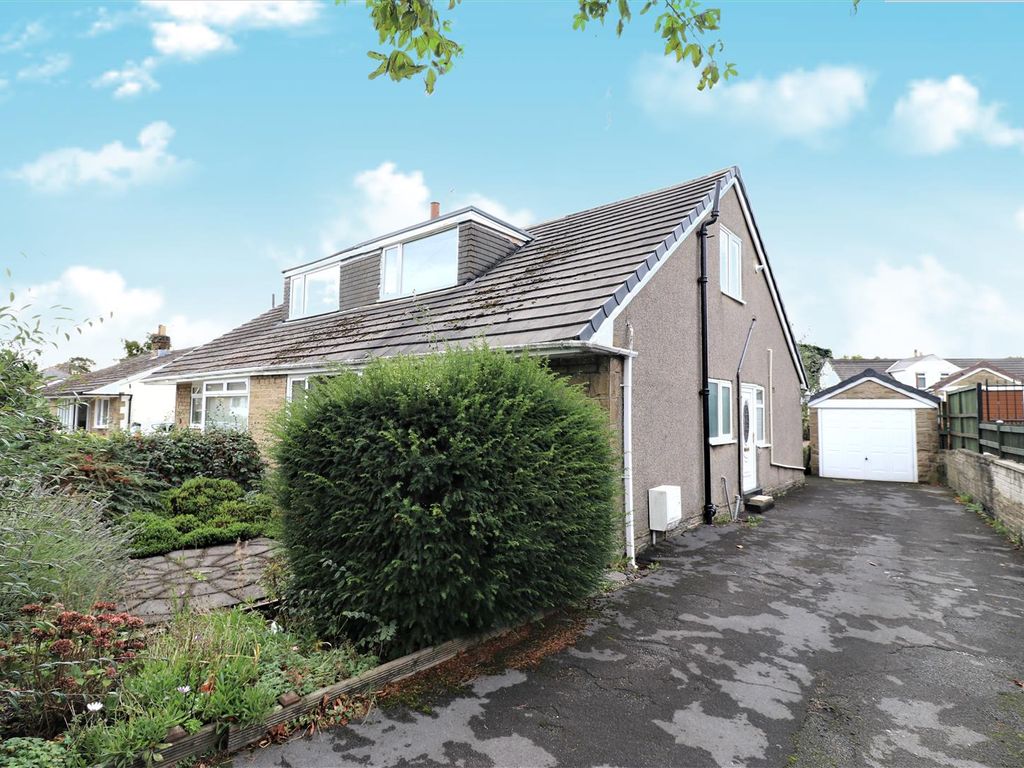 3 bed semidetached bungalow for sale in Westfield Lane, Wyke, Bradford