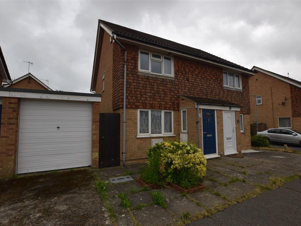 2 bed semidetached house to rent in Ashdown Road, BexhillOnSea TN40