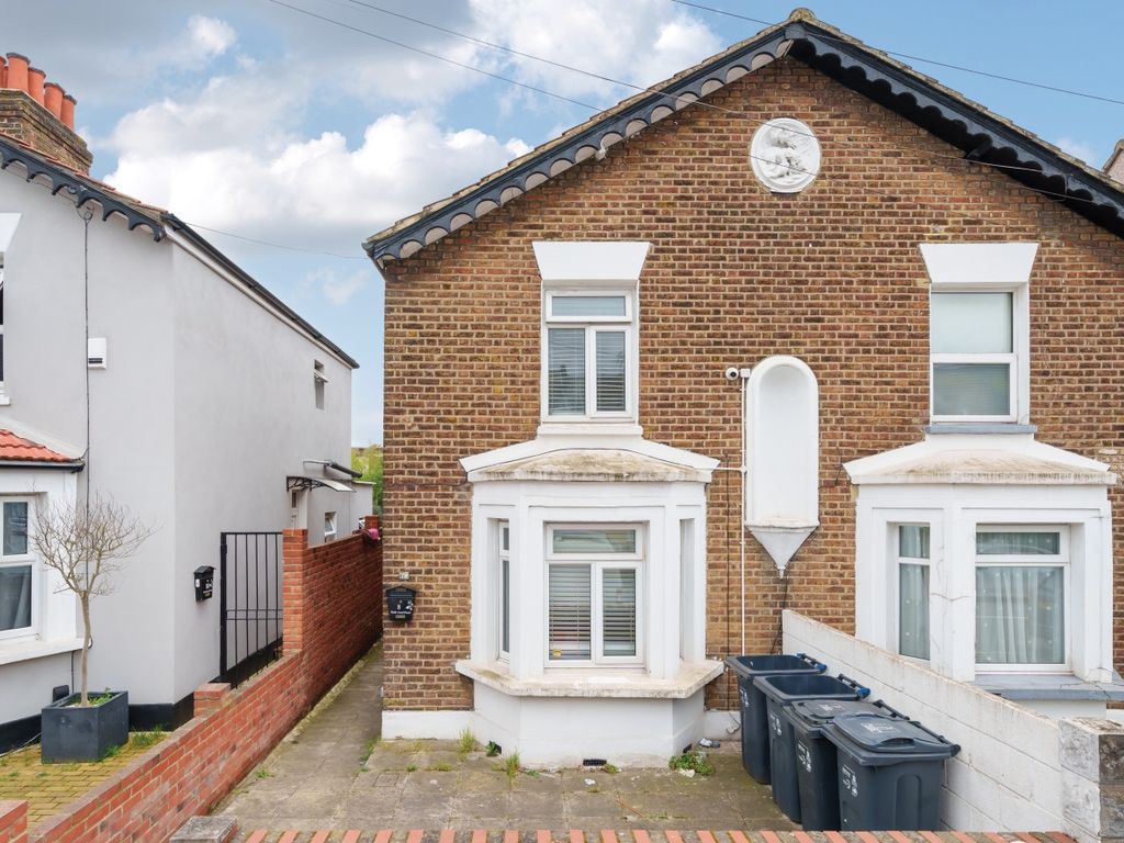 3 bed semidetached house for sale in Northwood Road, Thornton Heath