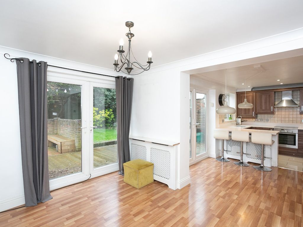 4 bed detached house for sale in Chilham Close, Hemel Hempstead