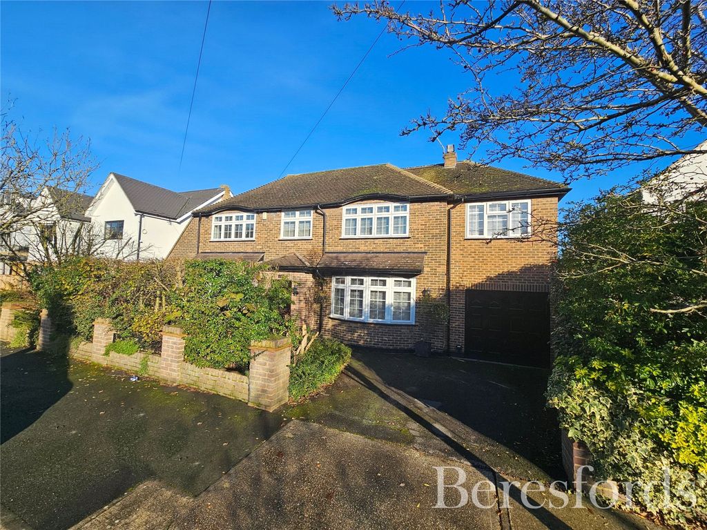 5 bed detached house for sale in Links Avenue, Gidea Park RM2, £
