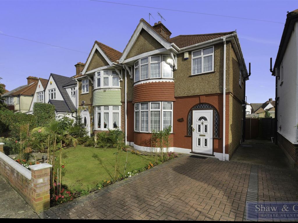 3 bed semidetached house for sale in Heston Avenue, Heston, Hounslow