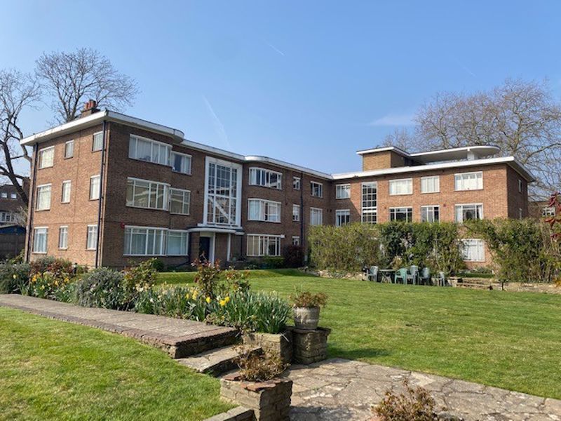 1 bed flat for sale in Bridge Road, East Molesey KT8 Zoopla