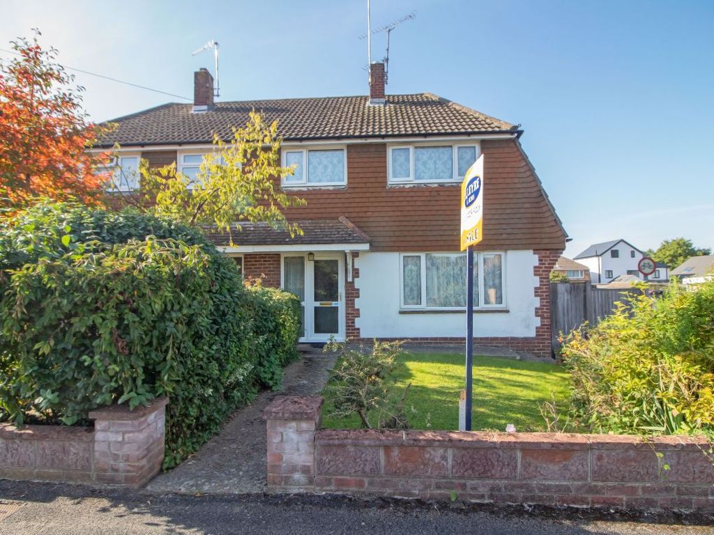 3 bed semidetached house for sale in Milbeck Close, Cowplain PO8, £