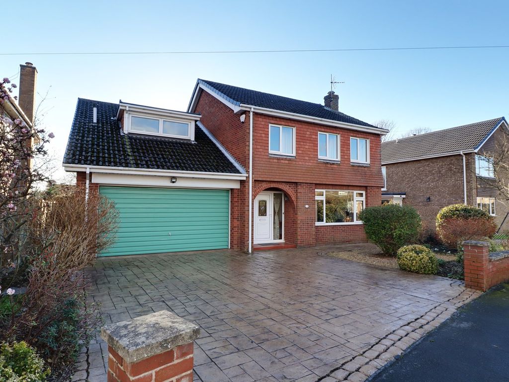 4 bed detached house for sale in The Meadows, Westwoodside DN9, £