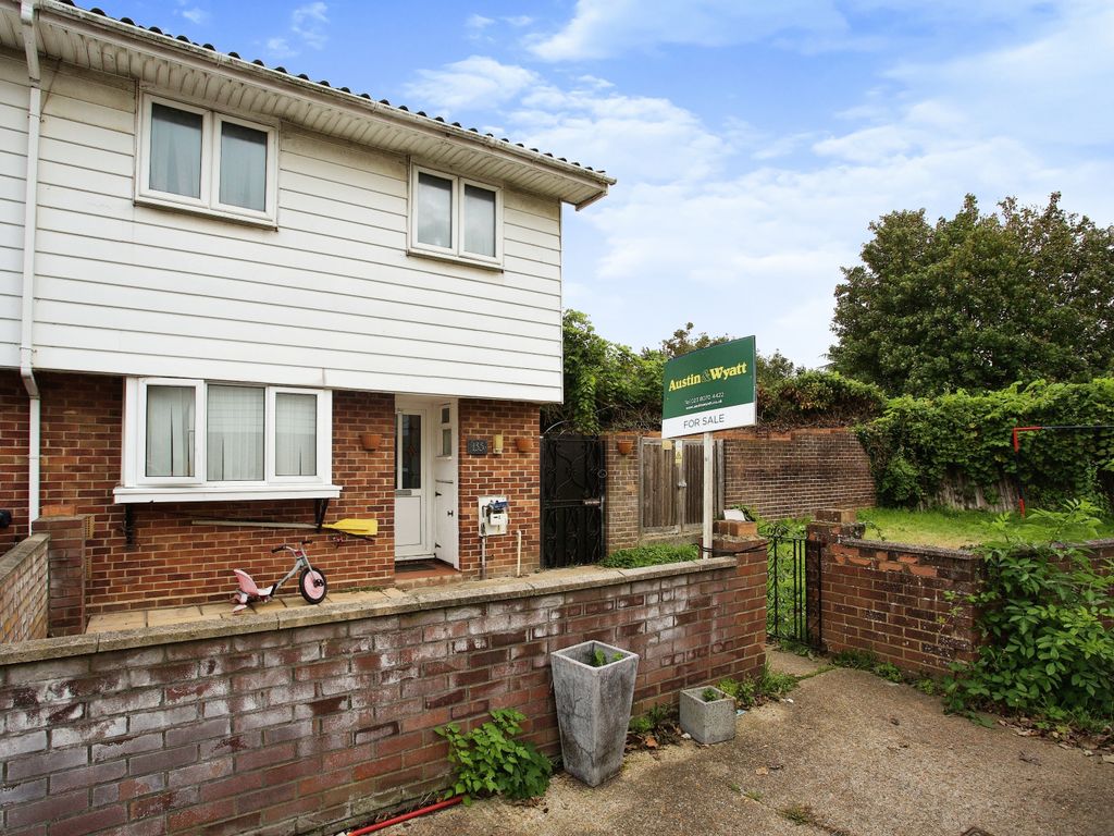 3 bed end terrace house for sale in Quayside Road, Southampton