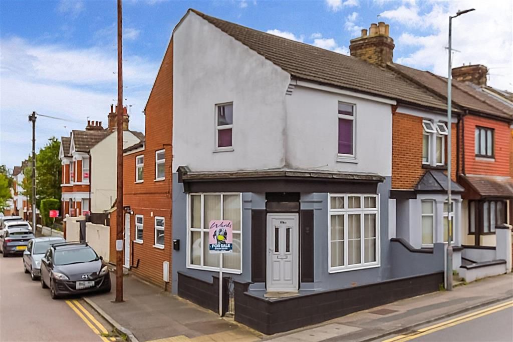 3 bed end terrace house for sale in Canterbury Street, Upper Gillingham