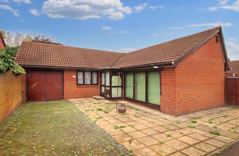 2 bed detached bungalow for sale in Primrose Lane, Croydon CR0, £