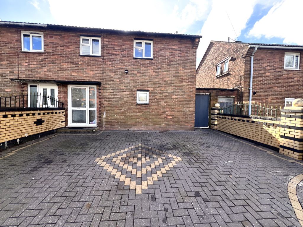 3 bed semidetached house for sale in Keats Road, Willenhall WV12, £