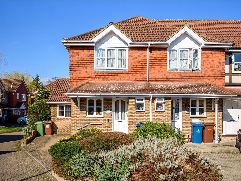 2 bed end terrace house for sale in Kingfisher Close, Harrow Weald