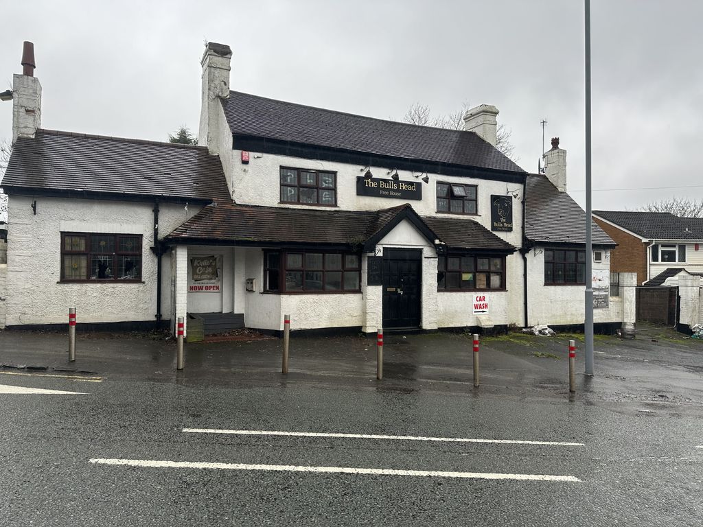 Pub/bar to let in Hawes Lane, Rowley Regis, West Midlands B65, £34,980