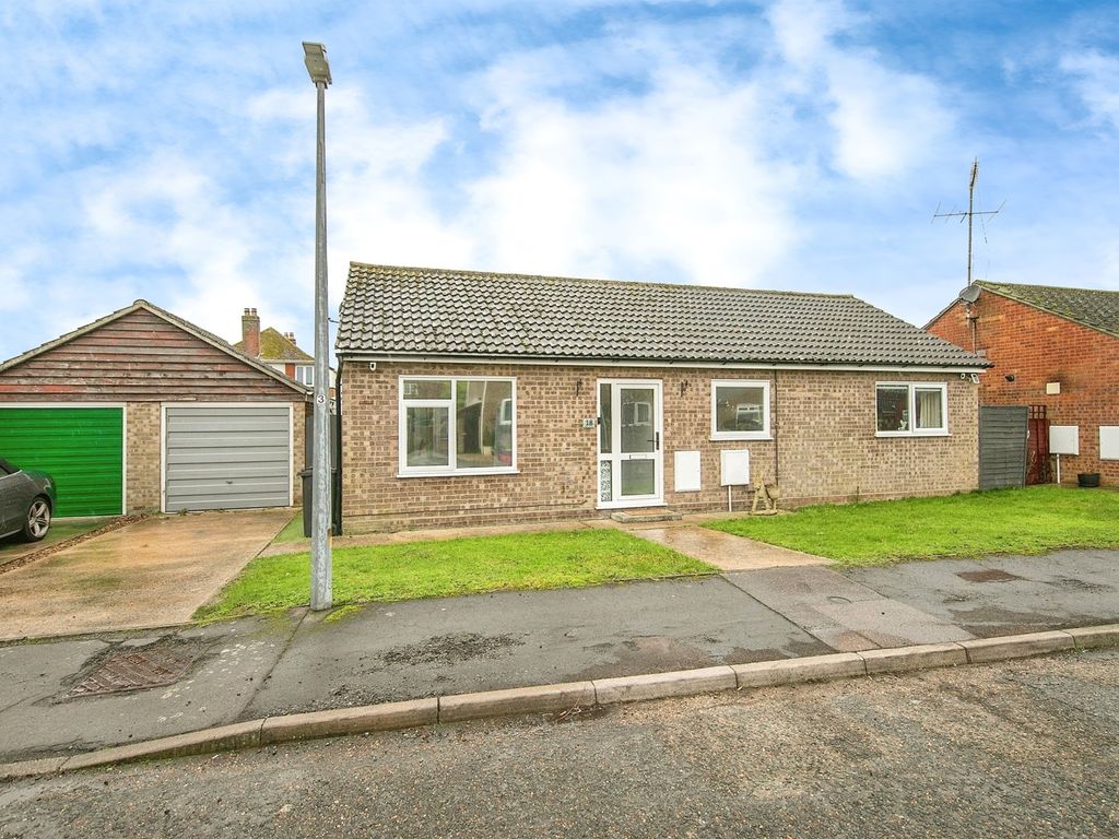 3 bed detached bungalow for sale in Newport Close, Dovercourt, Harwich