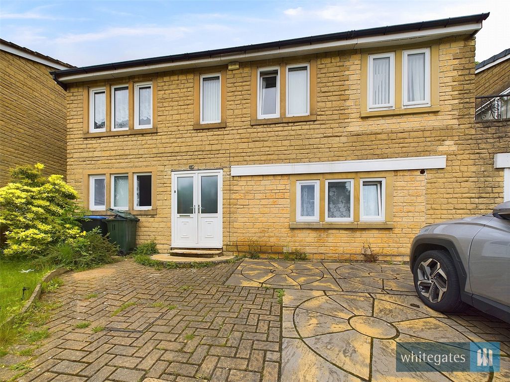 4 bed semidetached house for sale in Colston Close, Bradford BD8, £