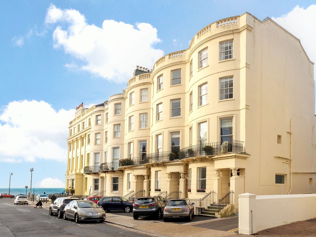 3 bed flat for sale in Lansdowne Place, Hove BN3, £850,000 Zoopla