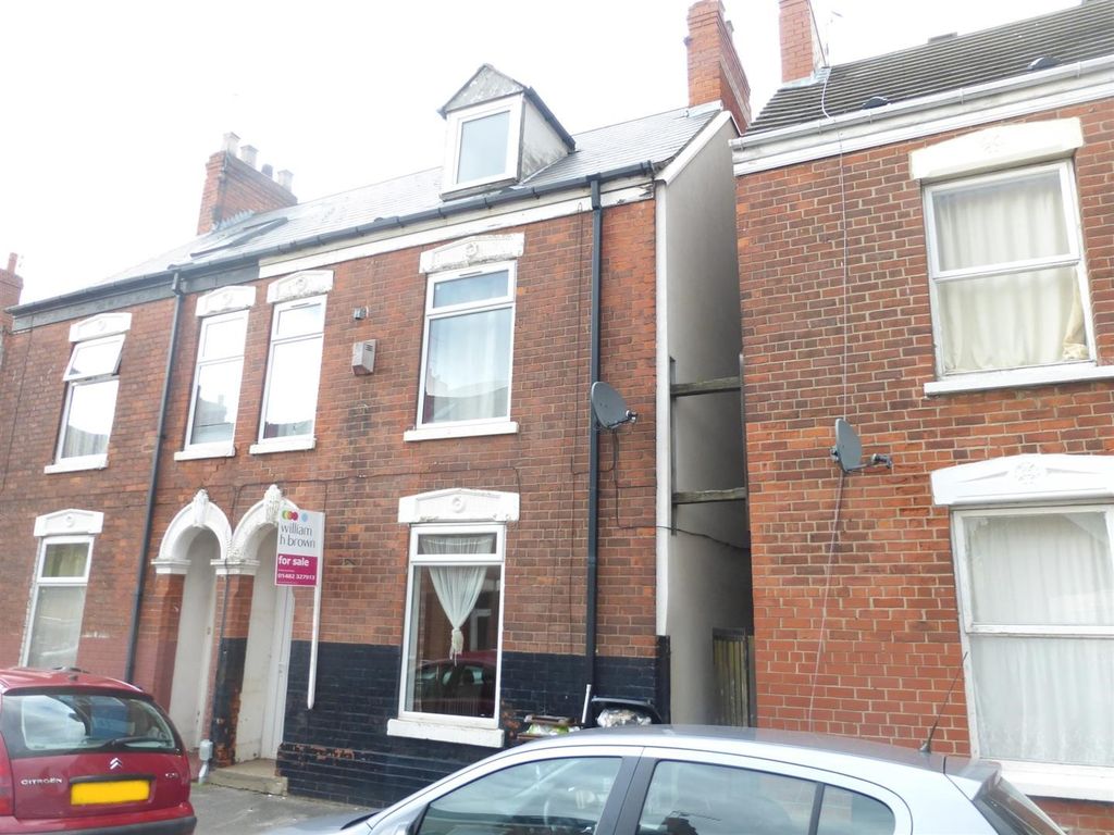 2 bed semidetached house for sale in Field Street, Hull HU9, £70,000
