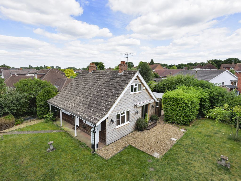 3 bed bungalow for sale in Sandy Lane, Send, Woking GU23 Zoopla