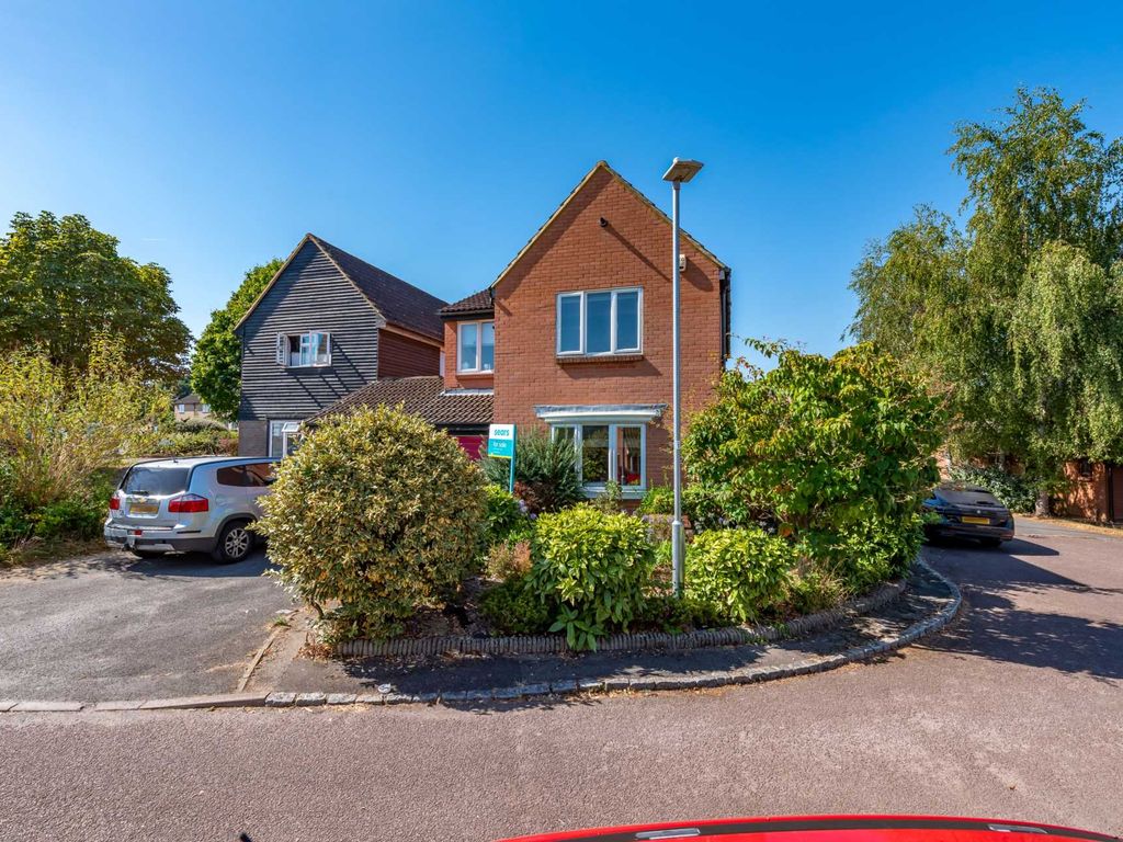 Rook Close, Wokingham RG41  