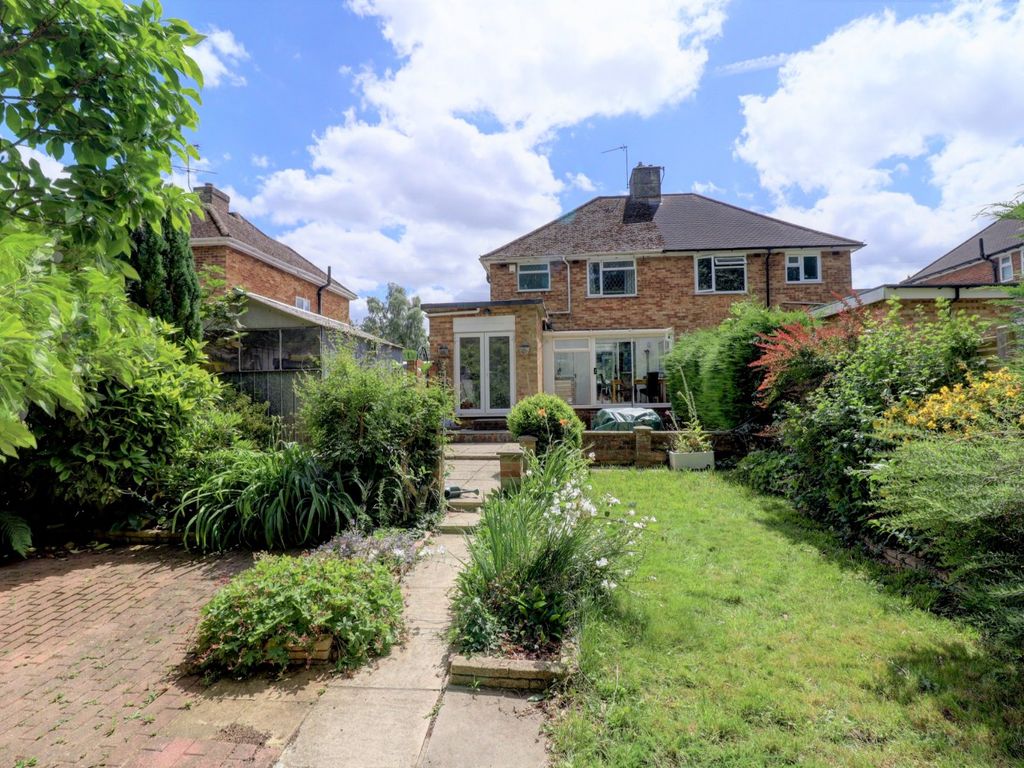 3 bed semidetached house for sale in Beaumont Way, Hazlemere, High