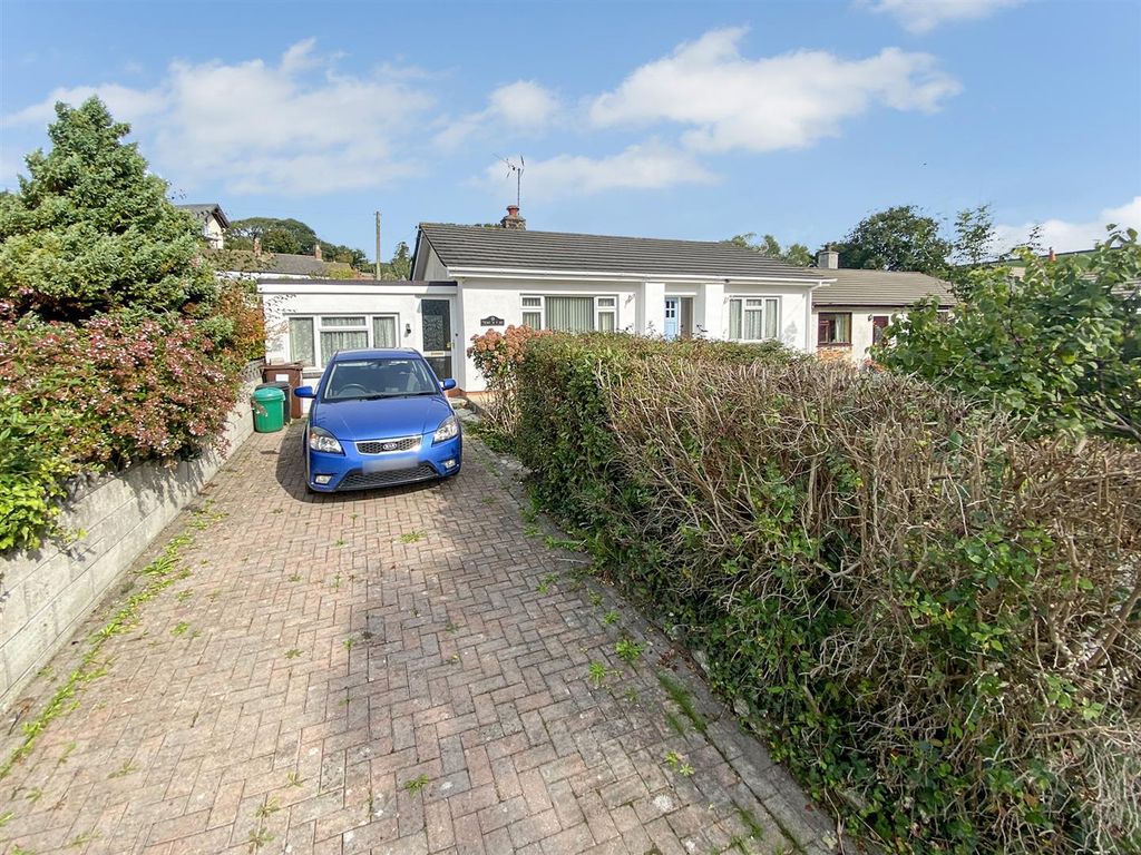 3 bed detached bungalow for sale in Trevethan Close, Bolingey