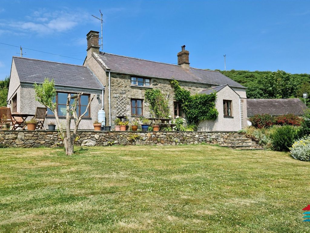 3 bed detached house for sale in Sarn, Pwllheli LL53 Zoopla