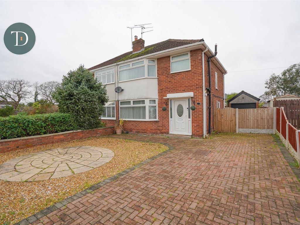 3 bed semidetached house for sale in Underwood Drive, Whitby