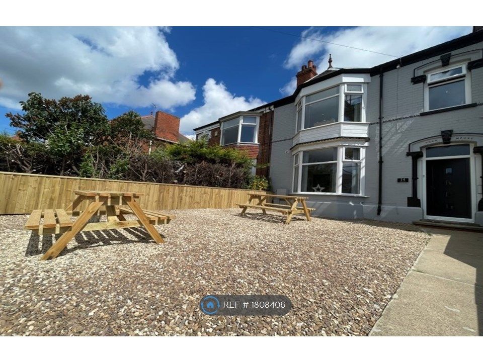 Room to rent in Isaacs Hill, Cleethorpes DN35, £498 pcm Zoopla