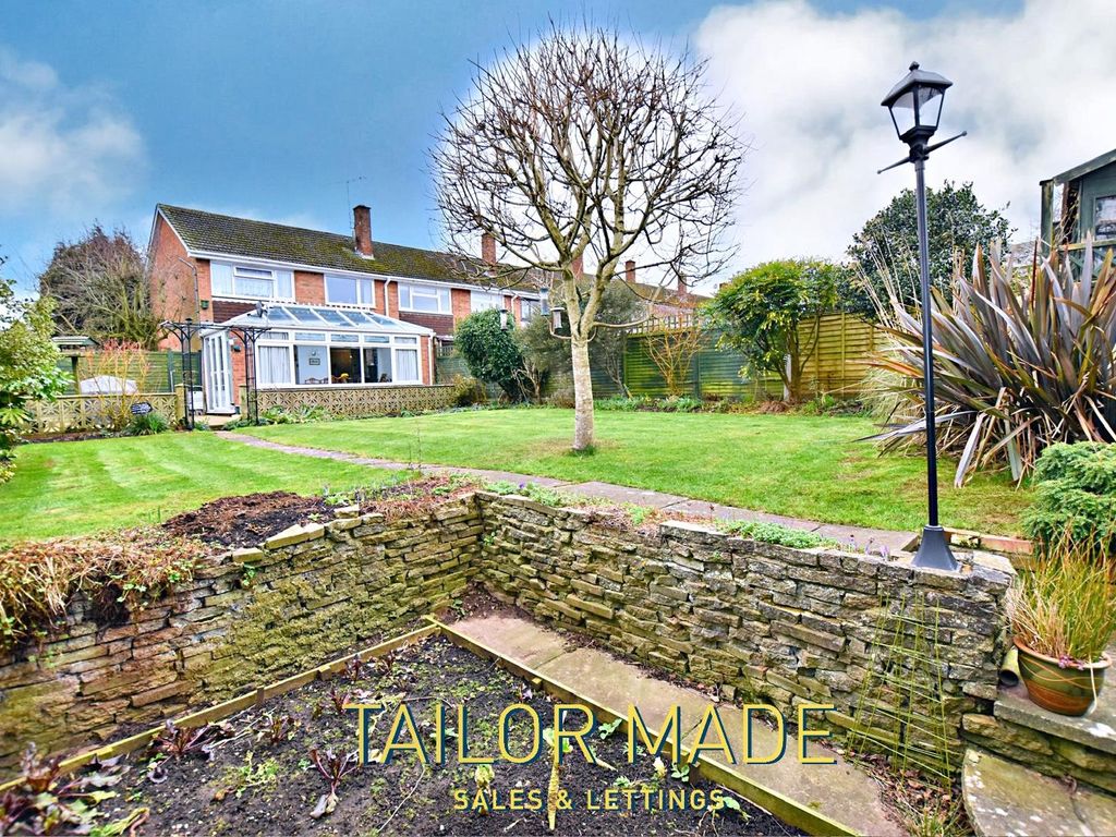 3 bed end terrace house for sale in Fairways Close, Allesley Village