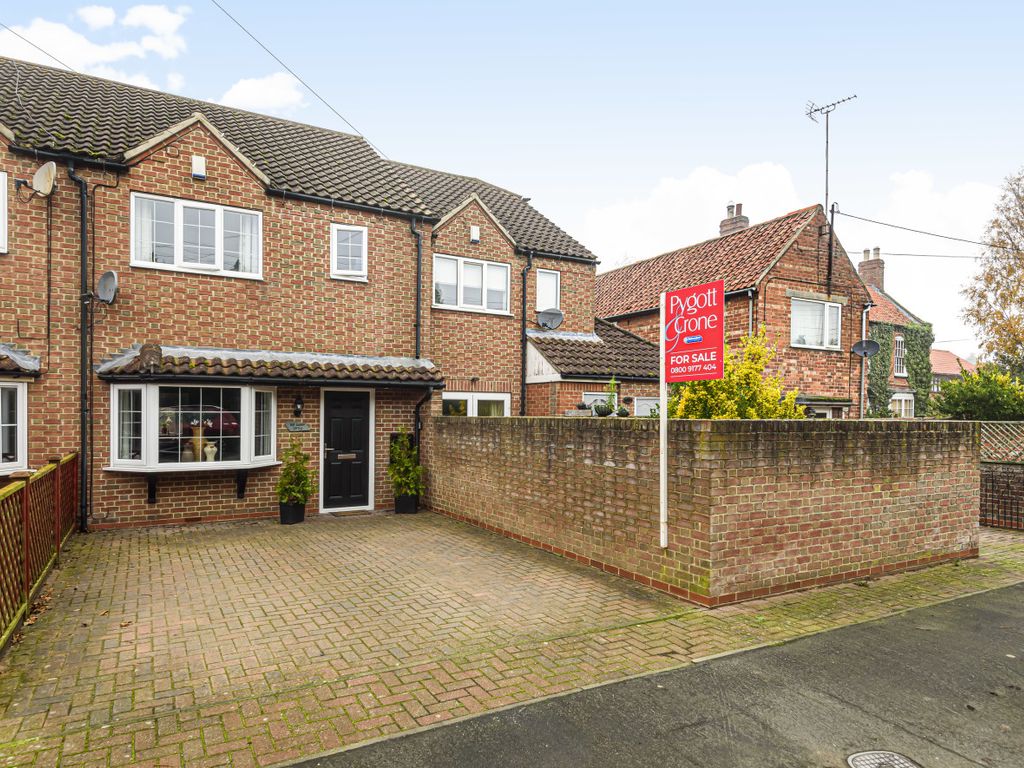 3 bed terraced house for sale in Maltkiln Road, Fenton, Lincoln LN1