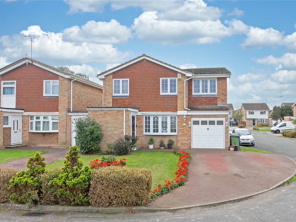4 bed detached house for sale in The Finches, Sittingbourne, Kent ME10