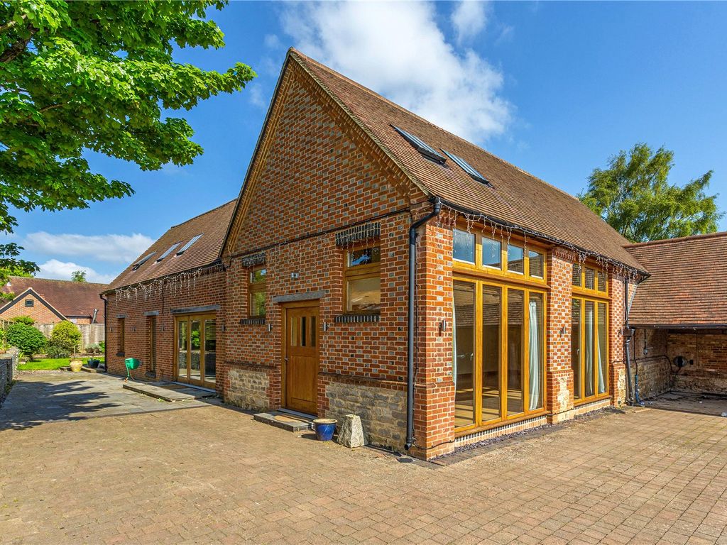5 bed barn conversion for sale in Temple Street, Brill, Aylesbury HP18