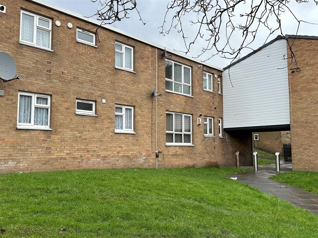 2 bed flat for sale in Ribbleton Grove, Pollard Park, Bradford BD3, £