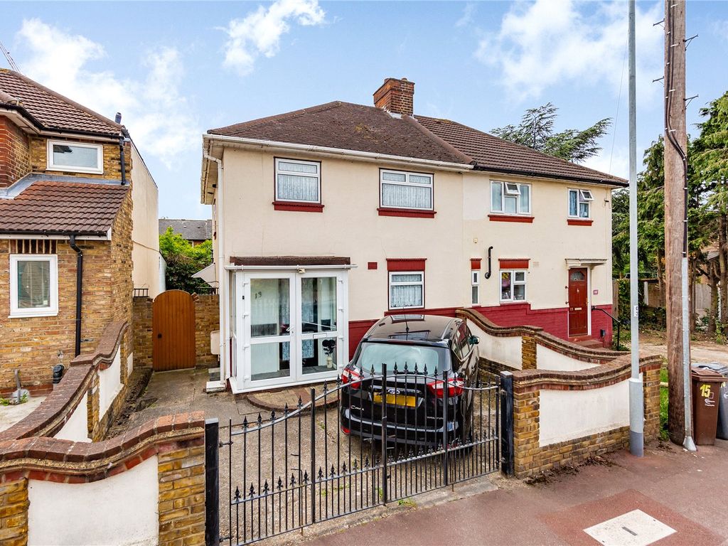 3 bed detached house for sale in Ashbrook Road, Dagenham RM10 Zoopla