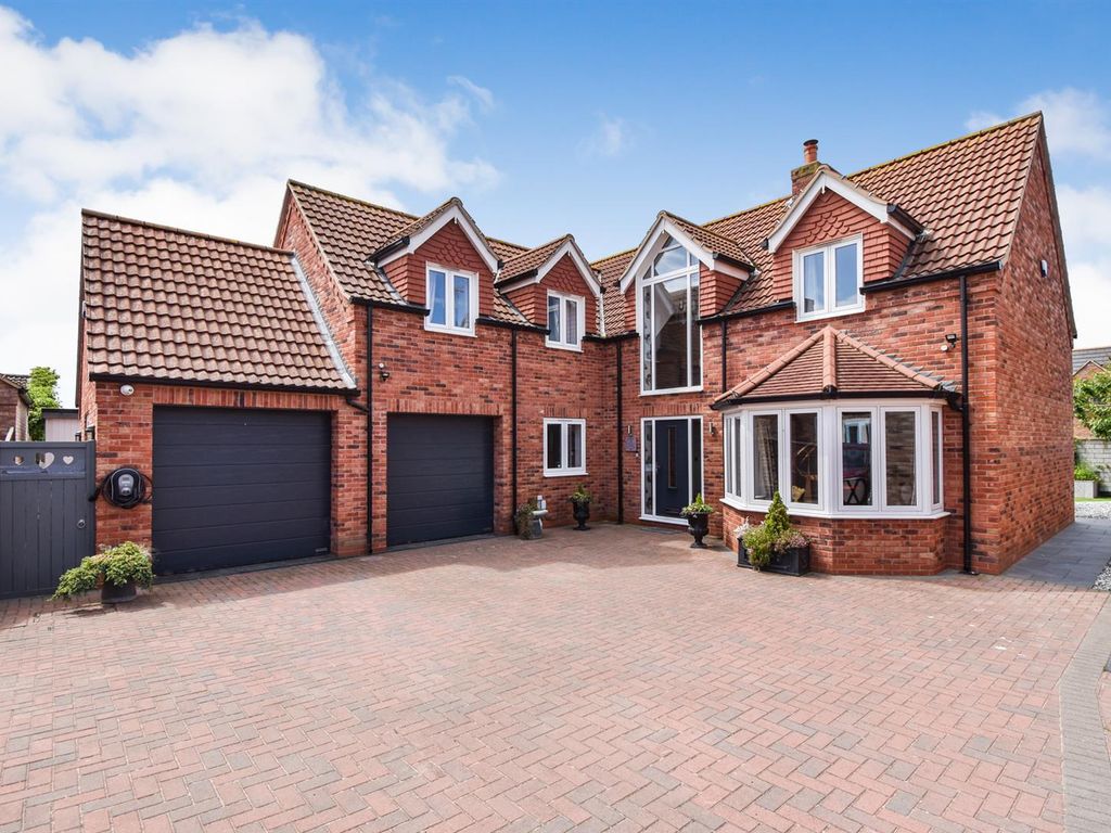 4 bed detached house for sale in Old School Yard, Messingham