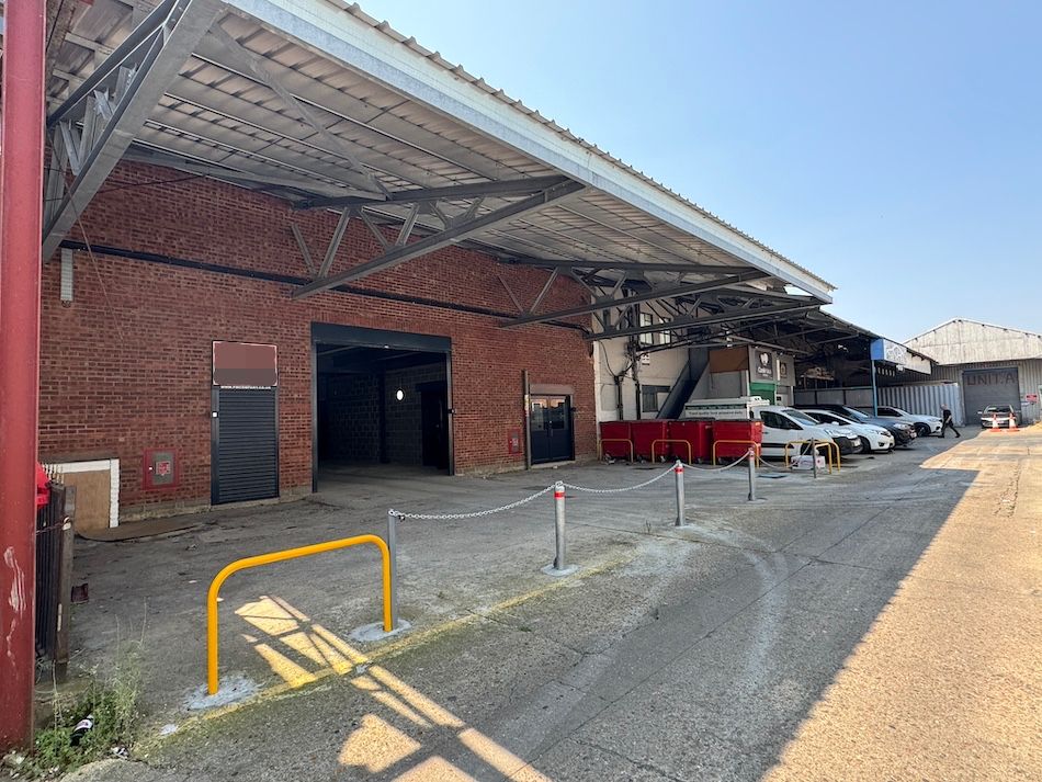 Industrial to let in Kemp Road, Dagenham RM8, £130,000 pa Zoopla